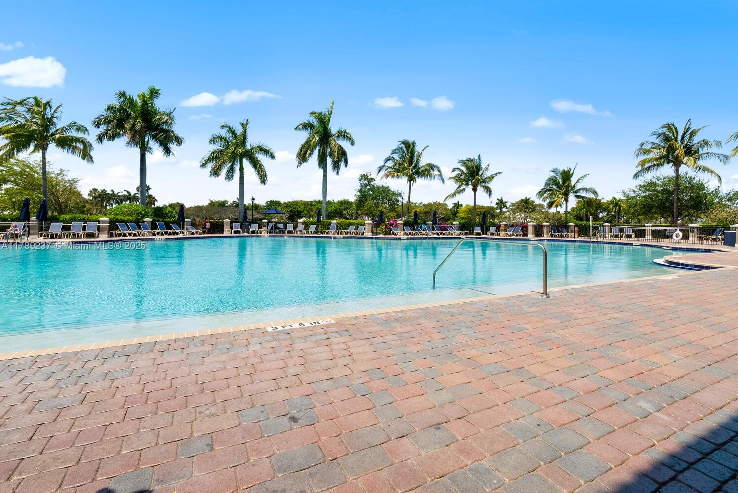 LAKES BY THE BAY JAY - Residential