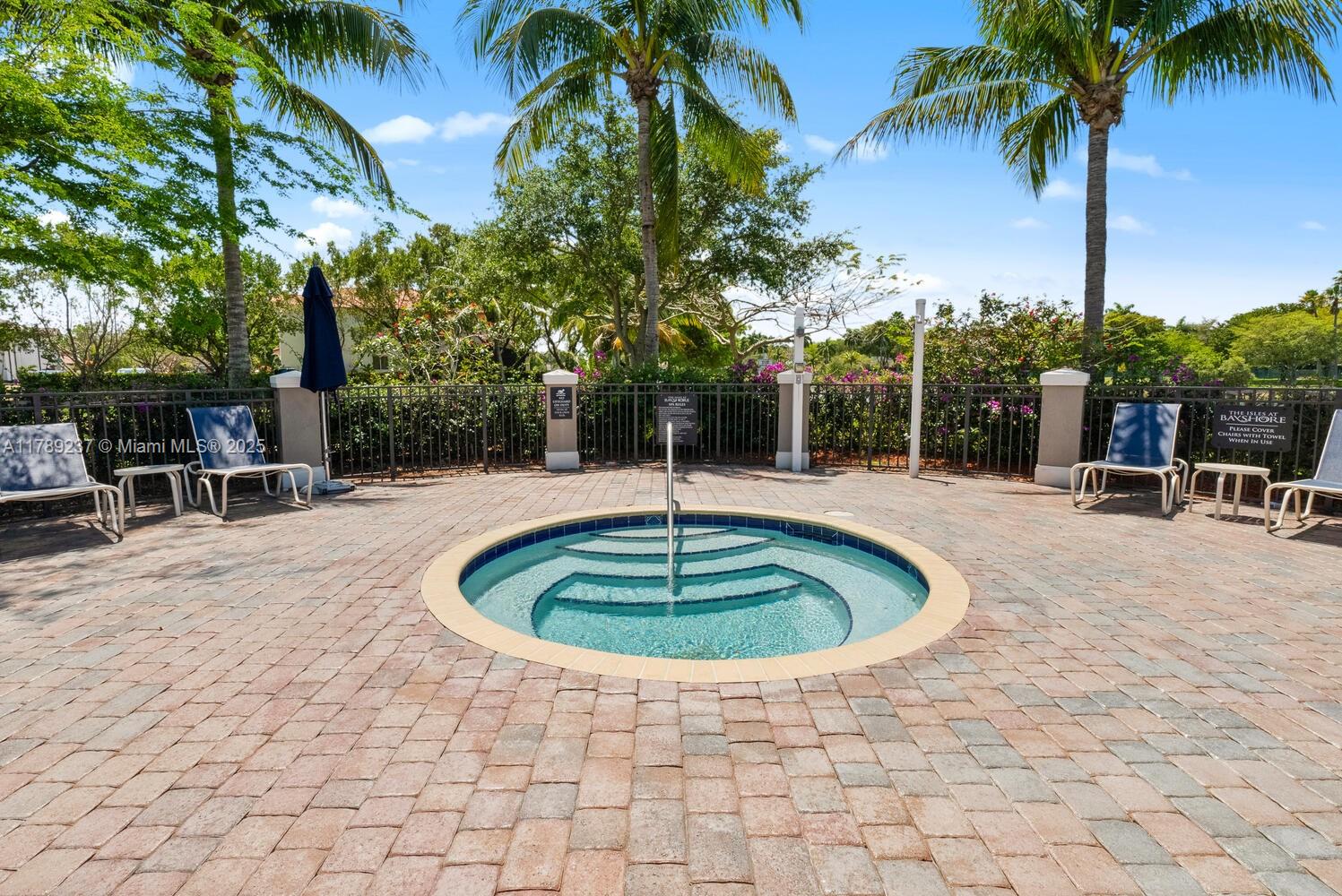 LAKES BY THE BAY JAY - Residential