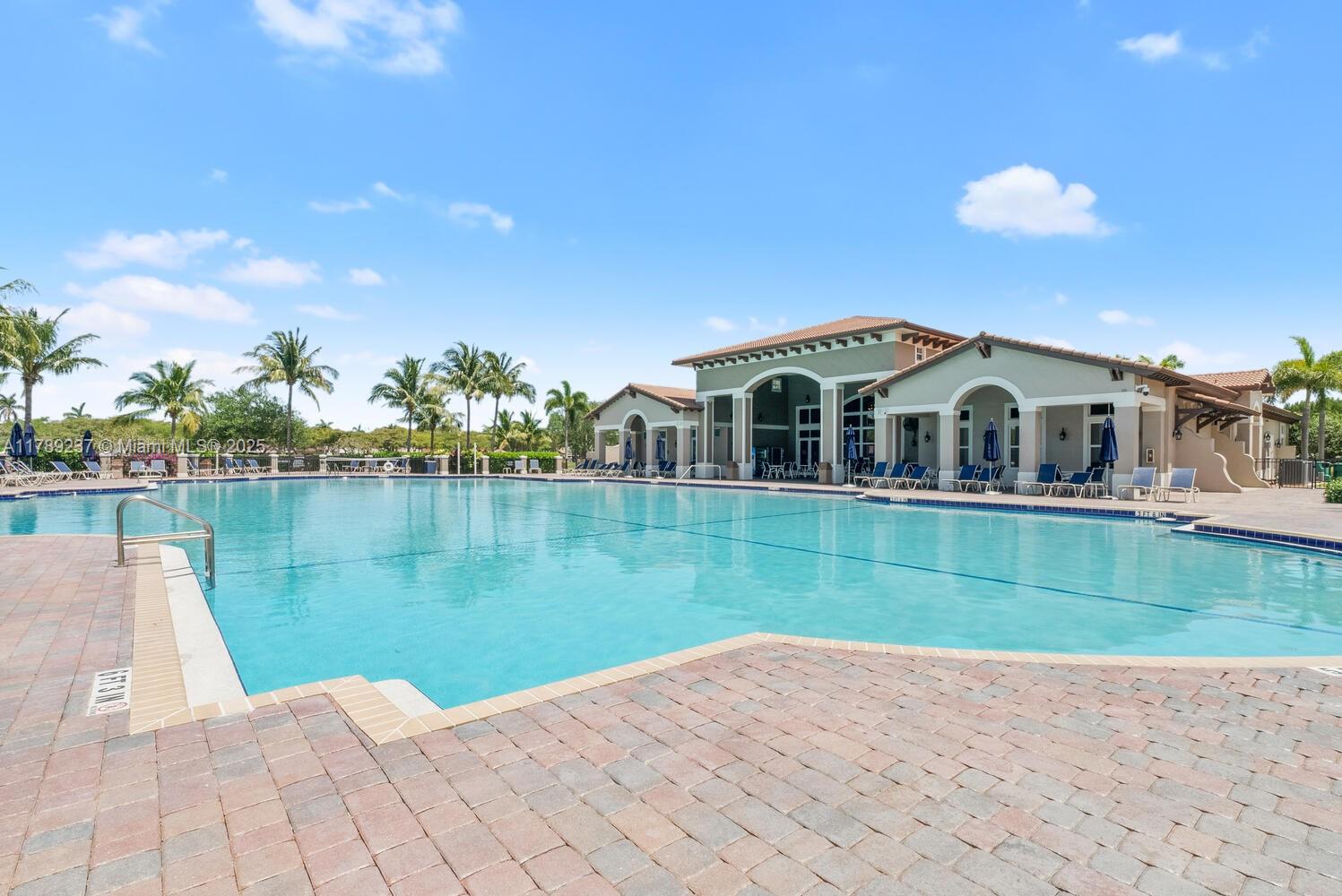 LAKES BY THE BAY JAY - Residential