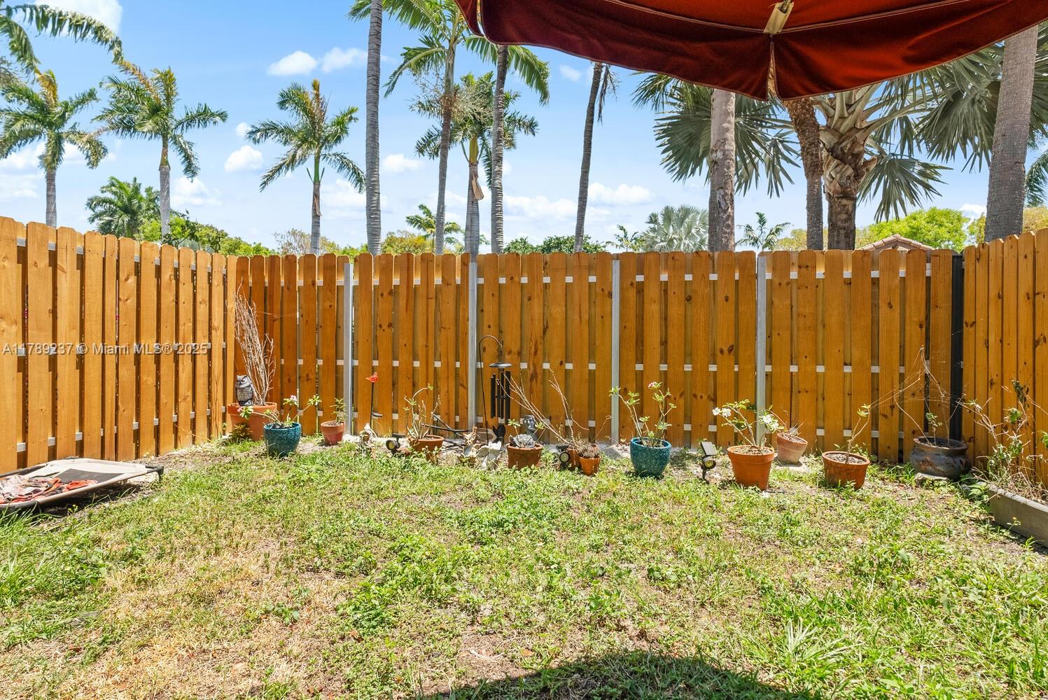 LAKES BY THE BAY JAY - Residential