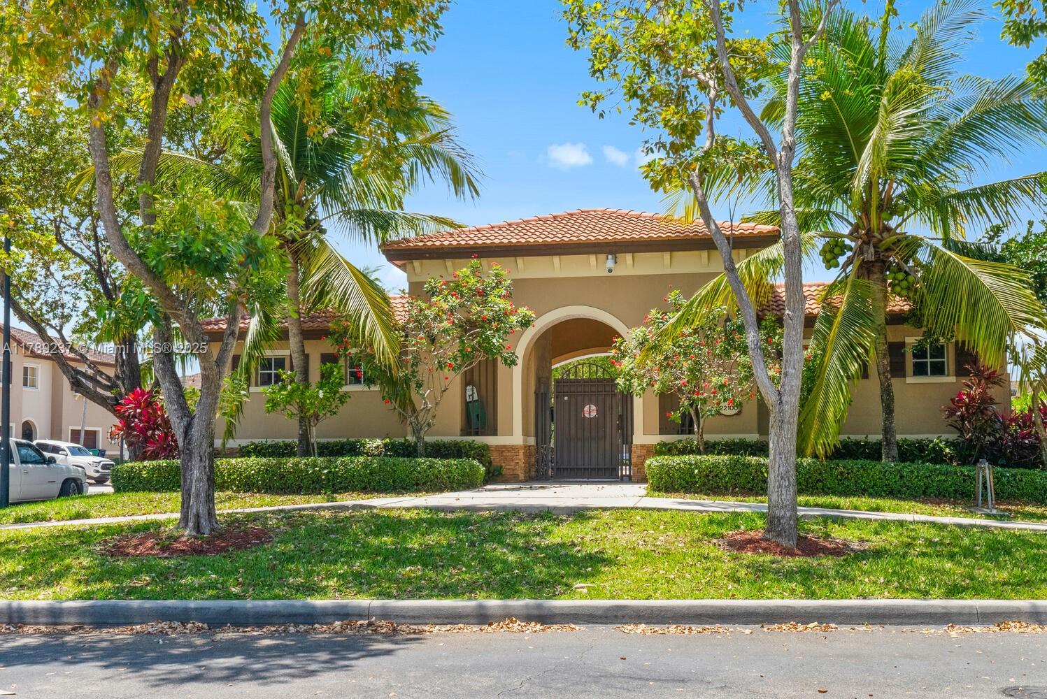 LAKES BY THE BAY JAY - Residential