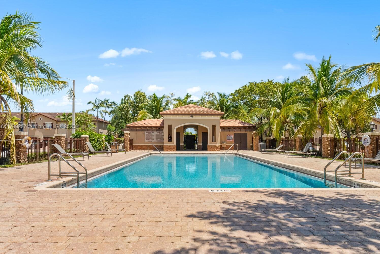 LAKES BY THE BAY JAY - Residential