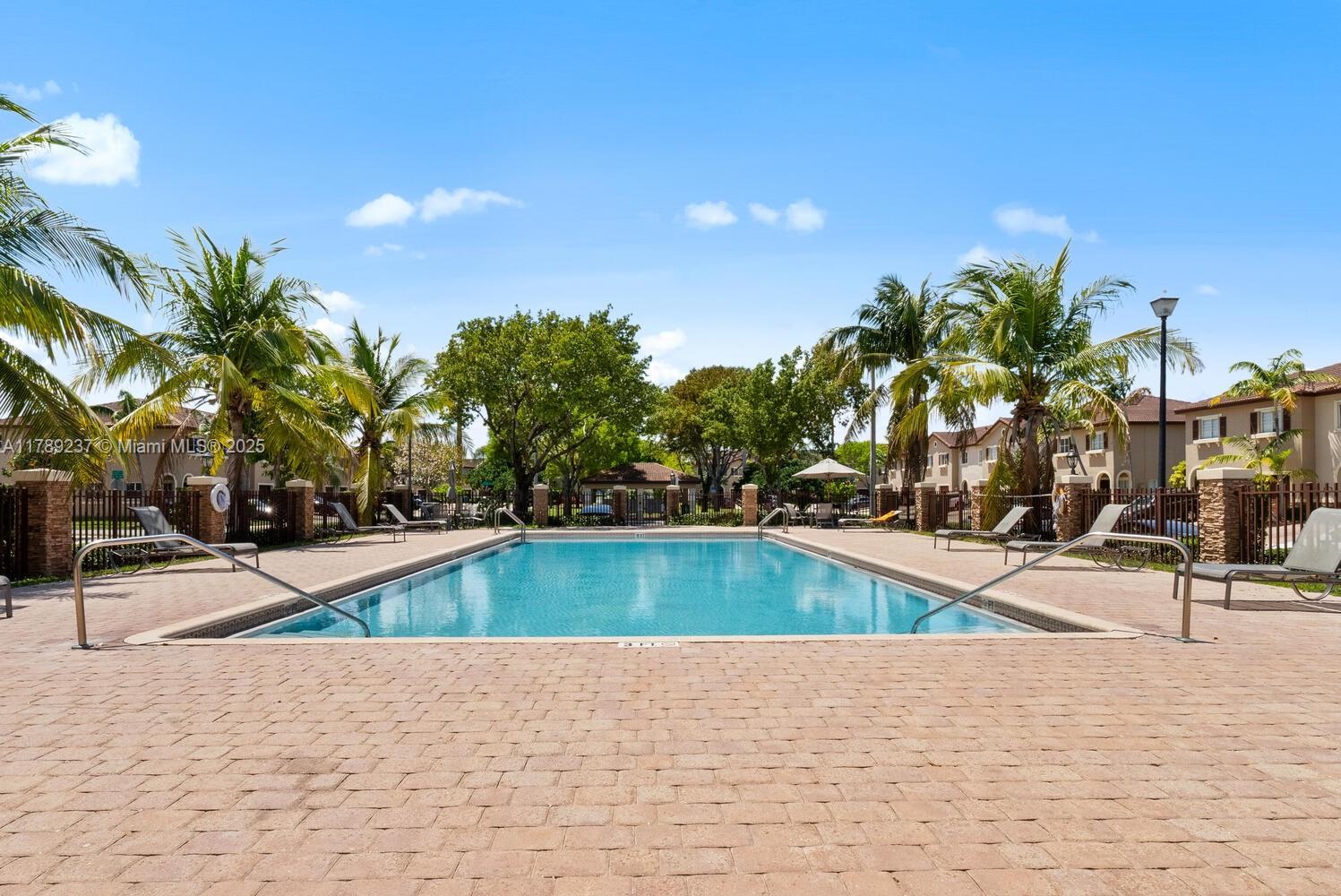 LAKES BY THE BAY JAY - Residential