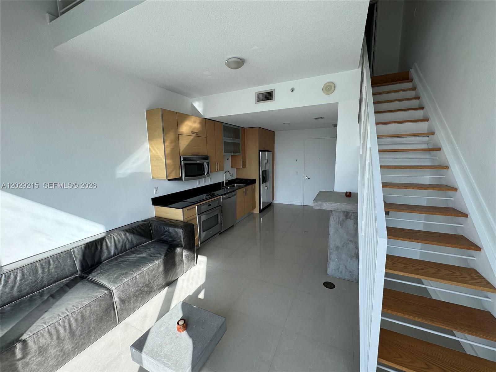 60 SW 13th St 2807