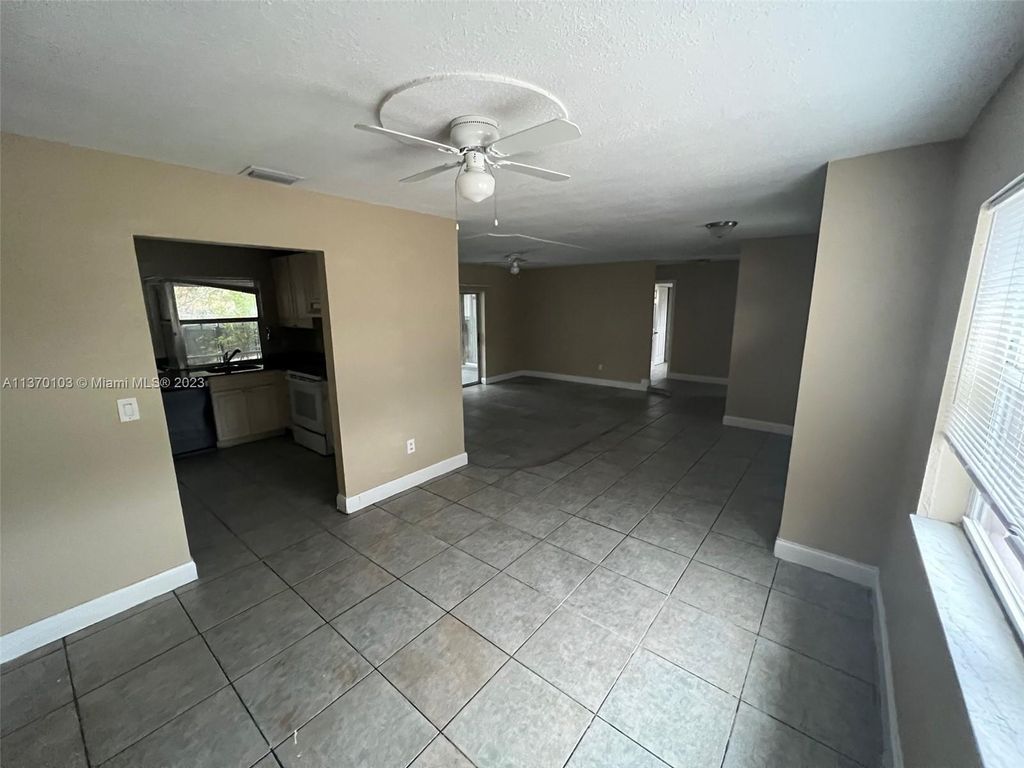 Photo of 125 Porter Pl, West Palm Beach, FL 33409 (MLS # A11370103)