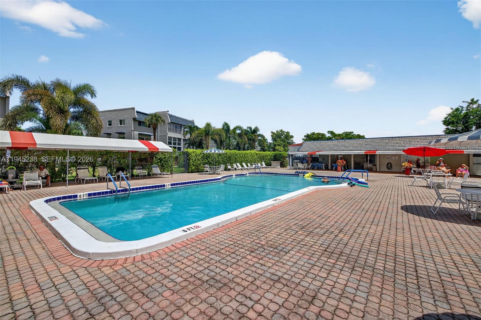 ORIOLE GOLF & TENNIS CLUB - Residential