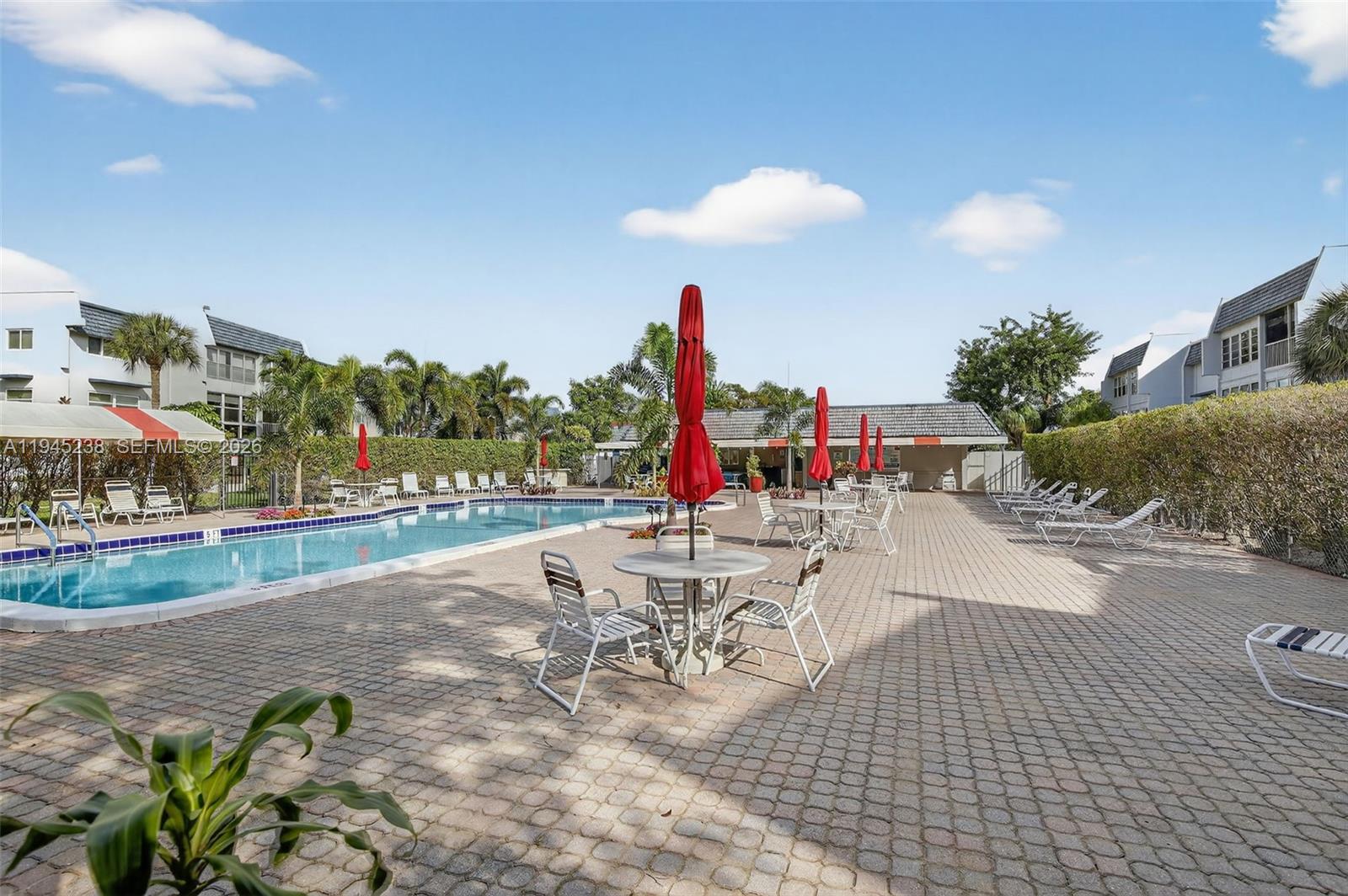 ORIOLE GOLF & TENNIS CLUB - Residential