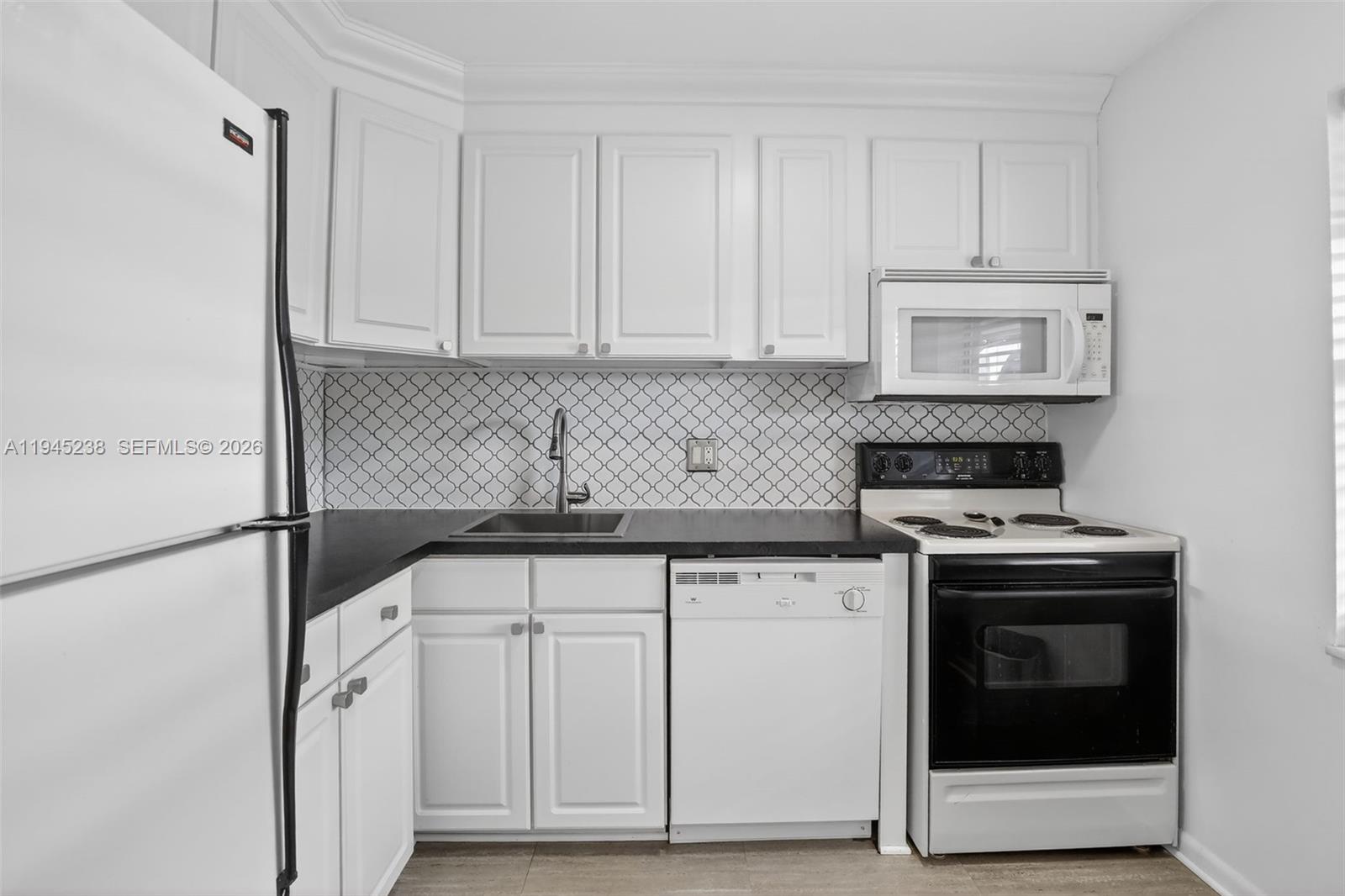 ORIOLE GOLF & TENNIS CLUB - Residential