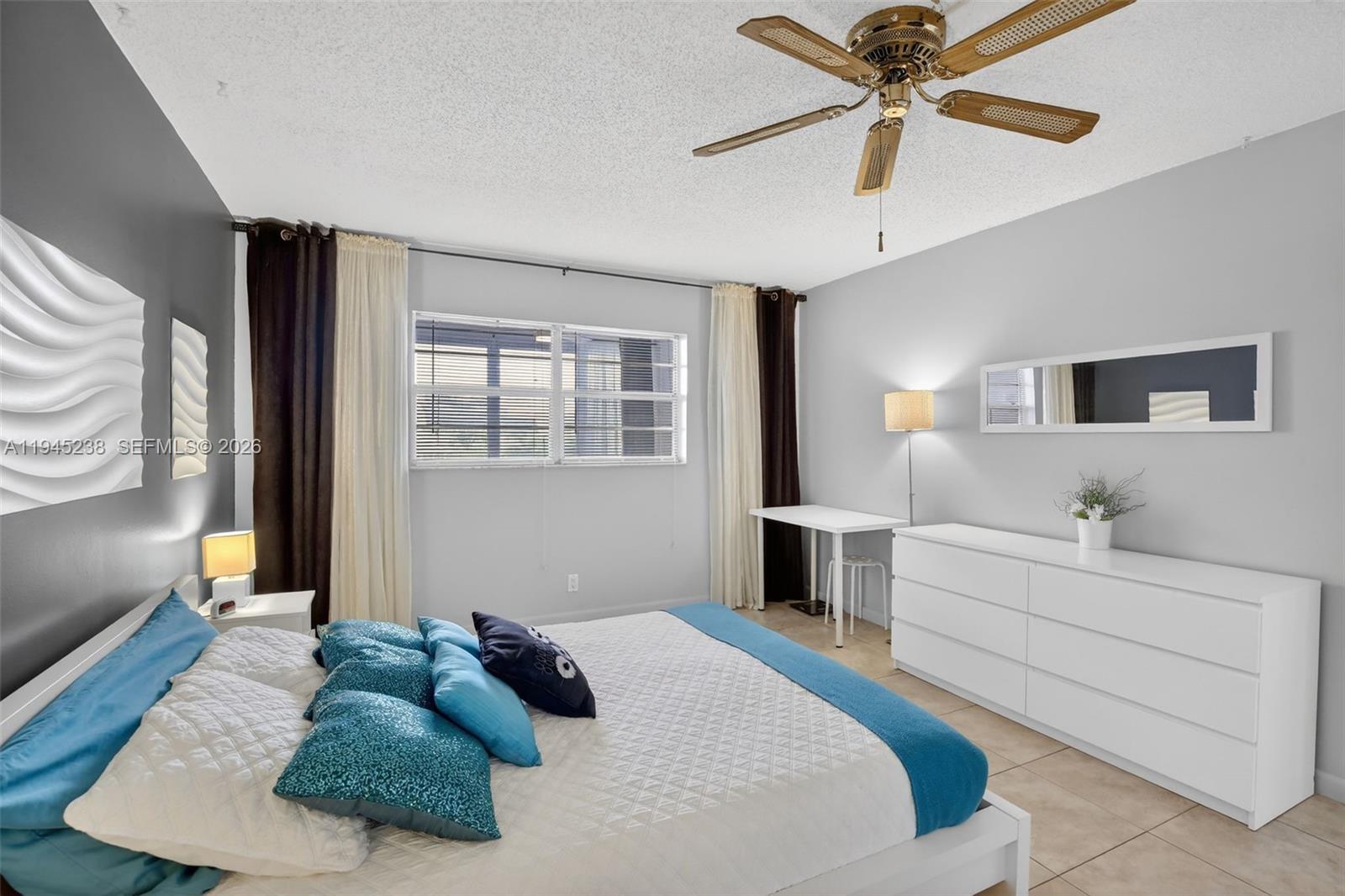 ORIOLE GOLF & TENNIS CLUB - Residential