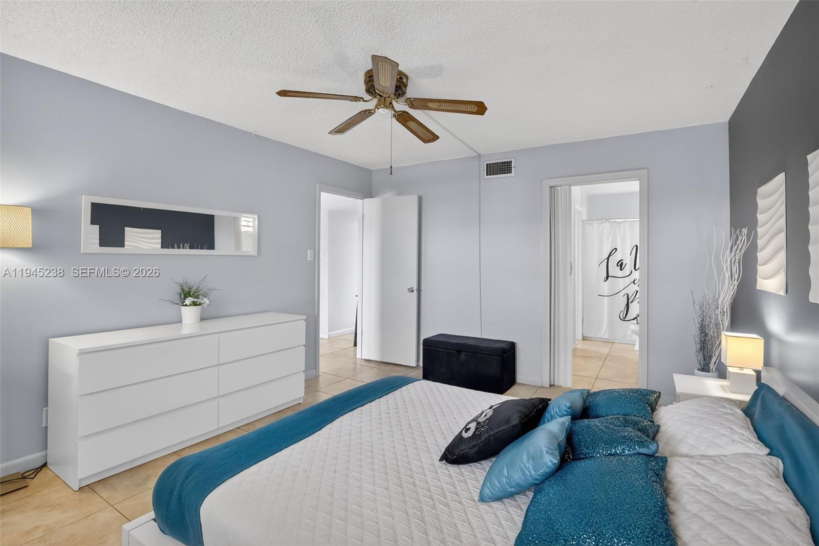 ORIOLE GOLF & TENNIS CLUB - Residential