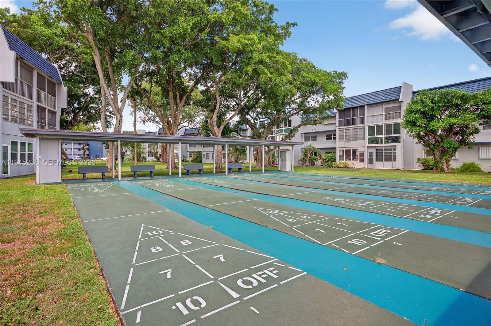 ORIOLE GOLF & TENNIS CLUB - Residential