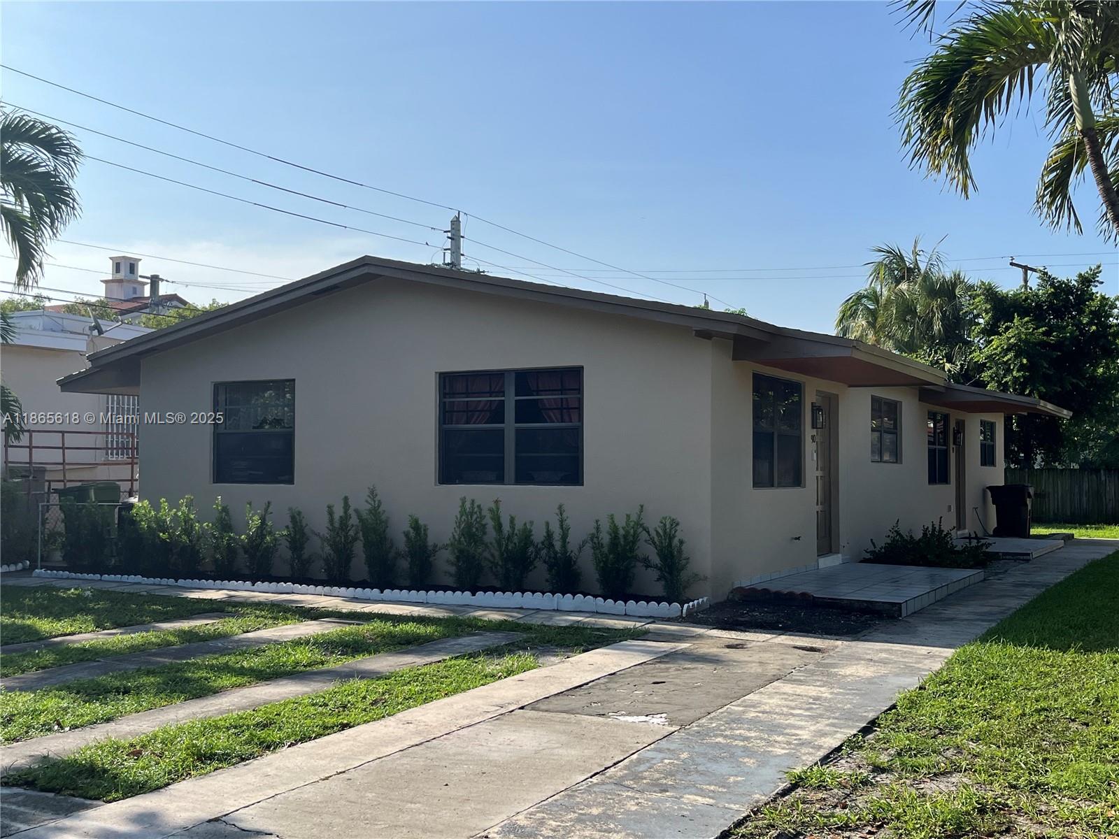 Great location right off of Palm Avenue and 15 Street, large 2/1 duplex, huge back yard, remodeled kitchen and bathroom, large back yard, stainless steel appliances, 2 parking spaces and big bedrooms.