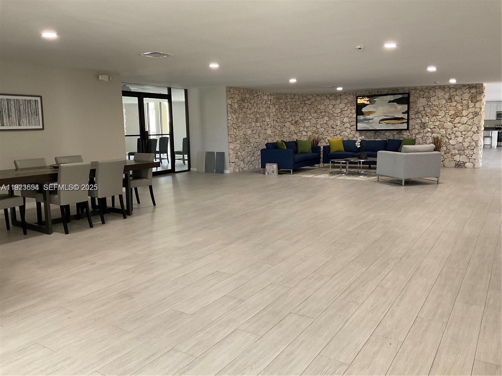 THE HORIZONS CONDO #7 - Residential Lease