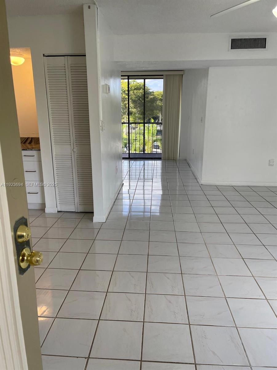 THE HORIZONS CONDO #7 - Residential Lease