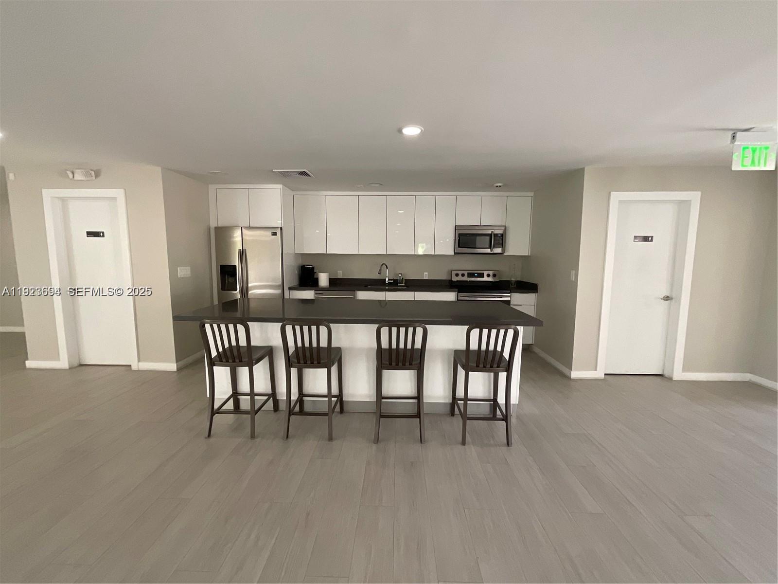 THE HORIZONS CONDO #7 - Residential Lease