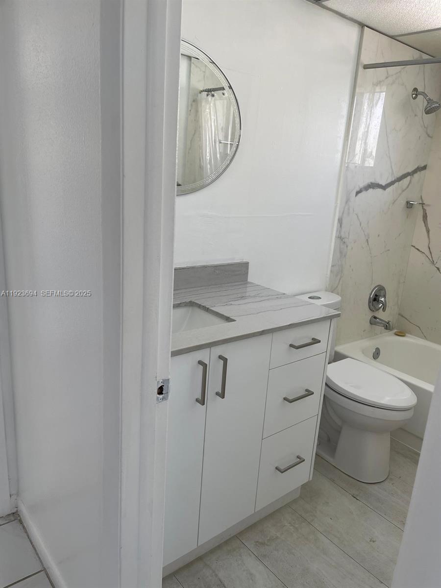 THE HORIZONS CONDO #7 - Residential Lease