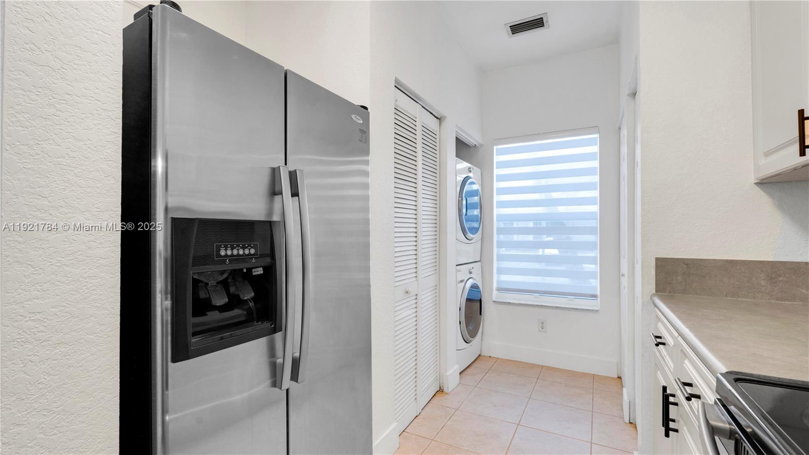 LAS TERRAZAS AT VIZCAYA C - Residential Lease