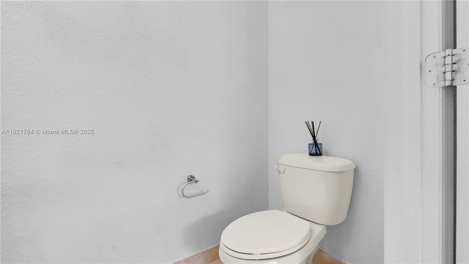 LAS TERRAZAS AT VIZCAYA C - Residential Lease