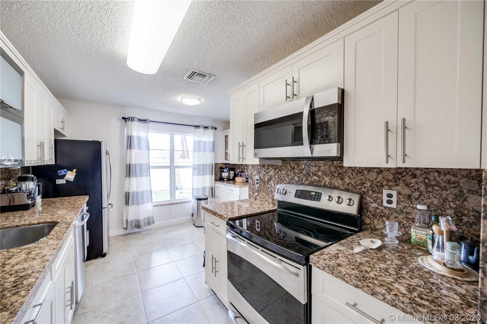 BRIDGEWATER AT PLANTATION - Residential