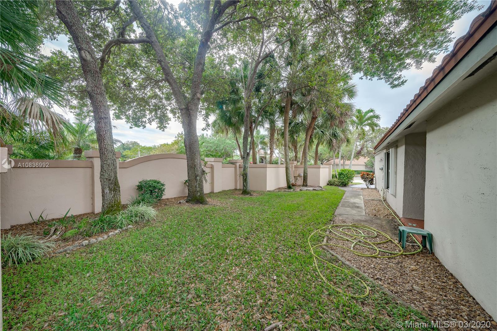 BRIDGEWATER AT PLANTATION - Residential