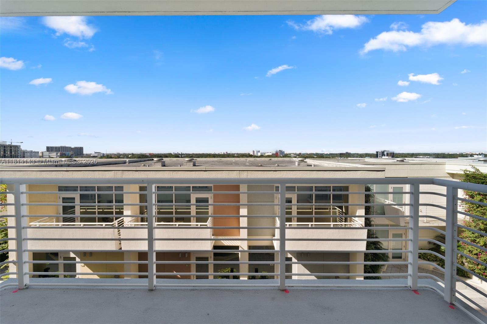 MIDBLOCK MIAMI CONDO - Residential Lease