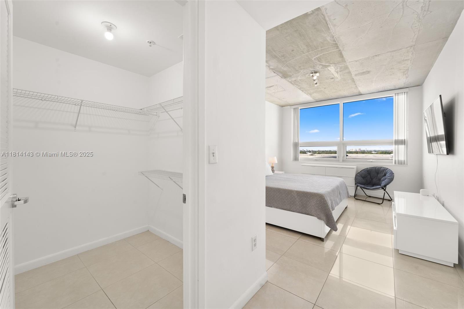 MIDBLOCK MIAMI CONDO - Residential Lease