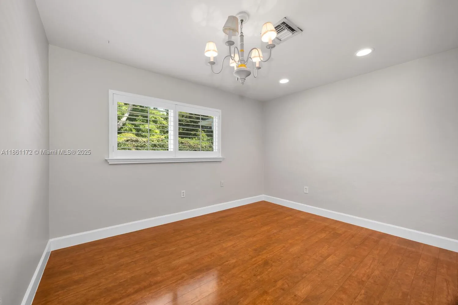 Palmetto Bay, Florida 33158, United States, 3 Bedrooms Bedrooms, ,3 BathroomsBathrooms,Residential,Active,194818