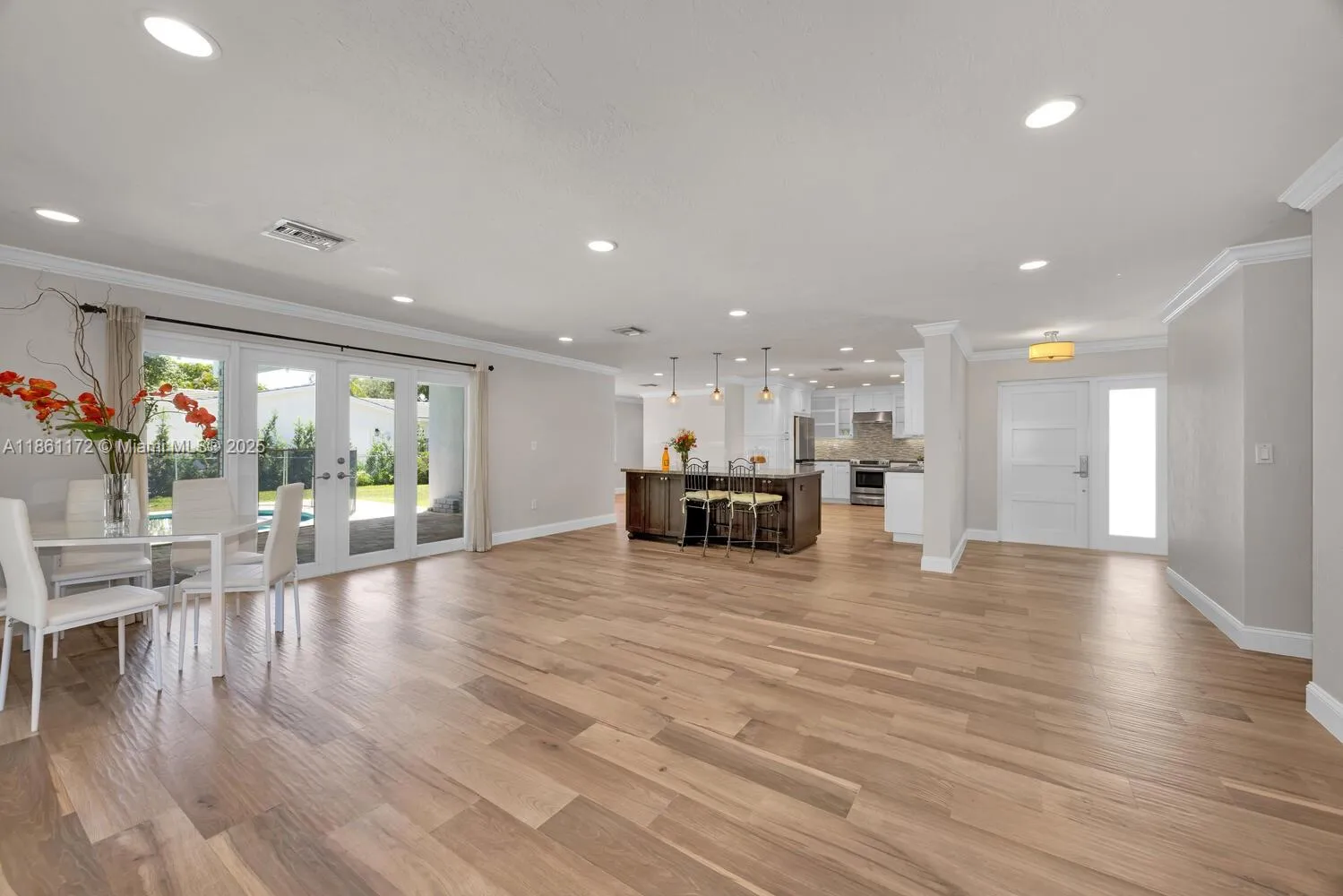 Palmetto Bay, Florida 33158, United States, 3 Bedrooms Bedrooms, ,3 BathroomsBathrooms,Residential,Active,194818