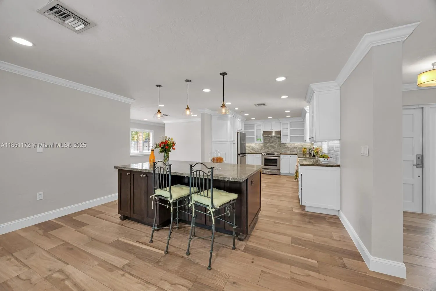 Palmetto Bay, Florida 33158, United States, 3 Bedrooms Bedrooms, ,3 BathroomsBathrooms,Residential,Active,194818