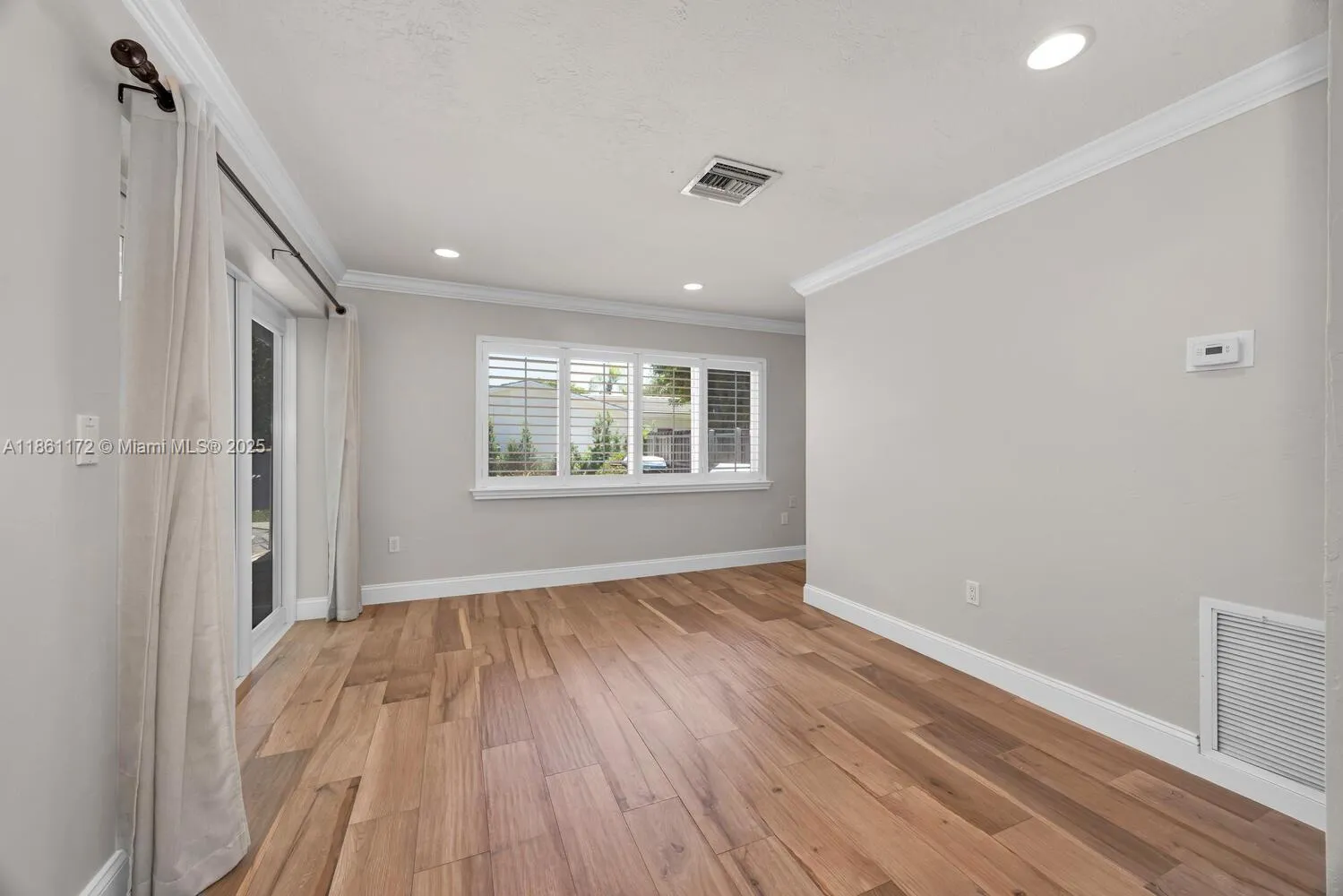 Palmetto Bay, Florida 33158, United States, 3 Bedrooms Bedrooms, ,3 BathroomsBathrooms,Residential,Active,194818