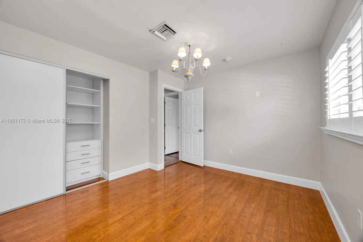 Palmetto Bay, Florida 33158, United States, 3 Bedrooms Bedrooms, ,3 BathroomsBathrooms,Residential,Active,194818