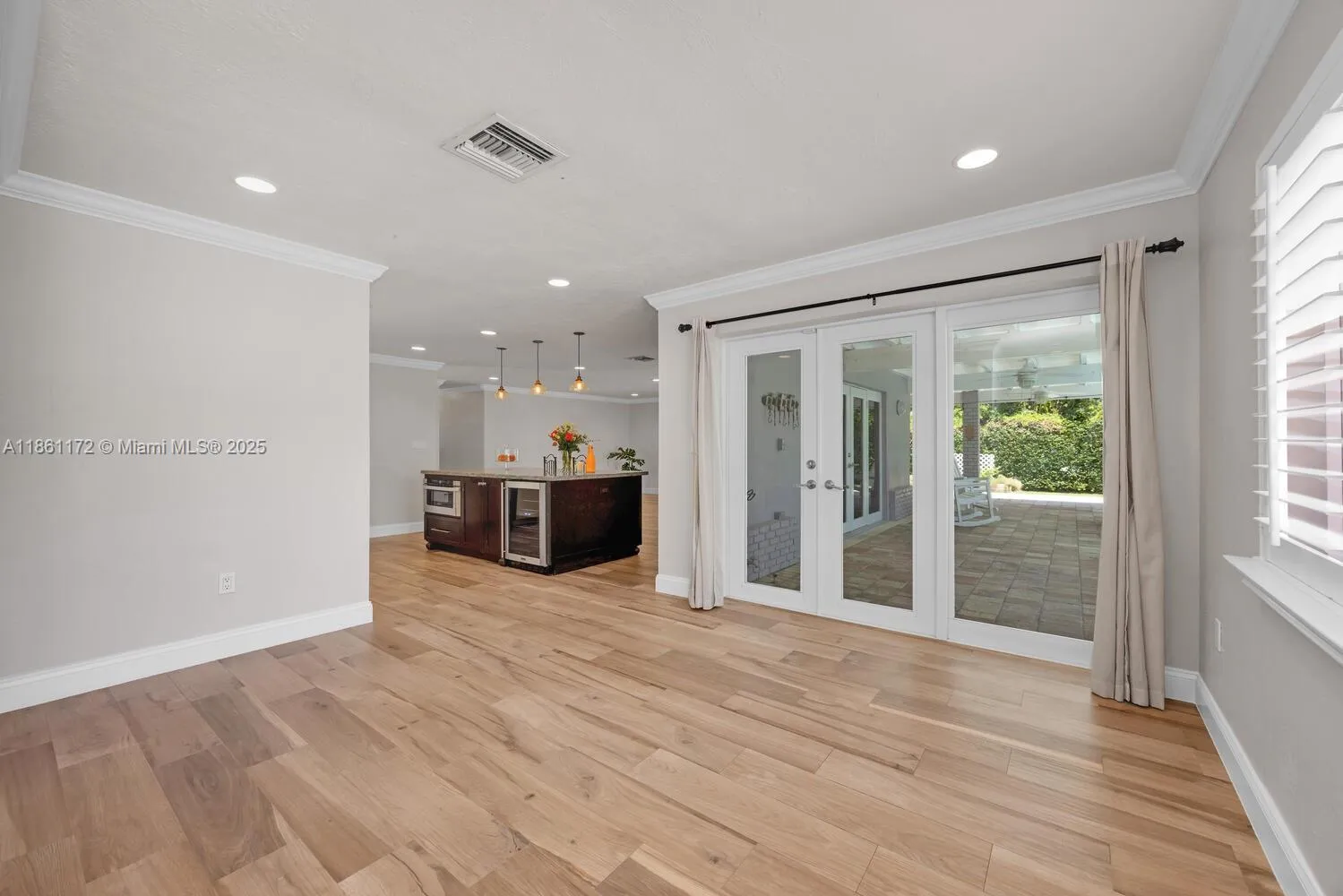 Palmetto Bay, Florida 33158, United States, 3 Bedrooms Bedrooms, ,3 BathroomsBathrooms,Residential,Active,194818