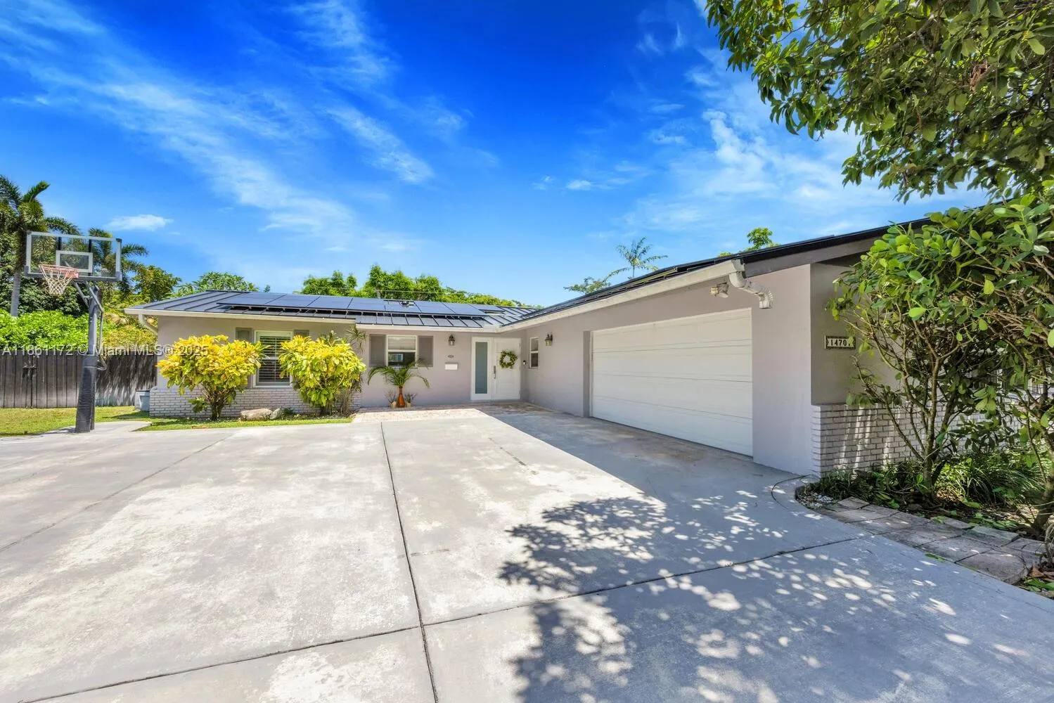 Palmetto Bay, Florida 33158, United States, 3 Bedrooms Bedrooms, ,3 BathroomsBathrooms,Residential,Active,194818