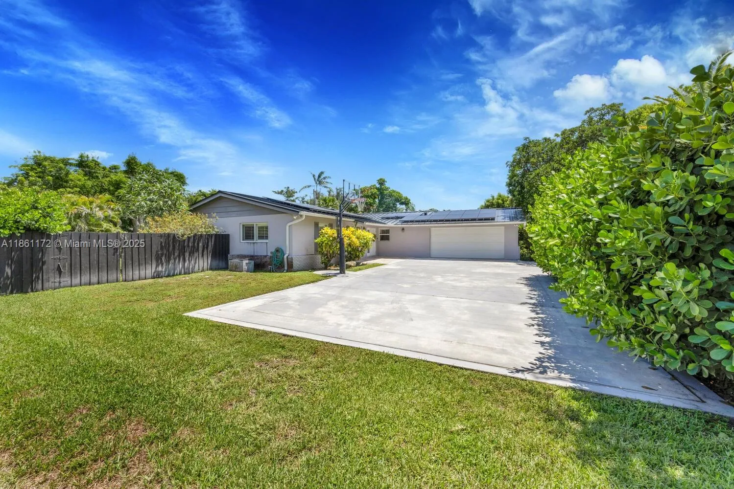 Palmetto Bay, Florida 33158, United States, 3 Bedrooms Bedrooms, ,3 BathroomsBathrooms,Residential,Active,194818