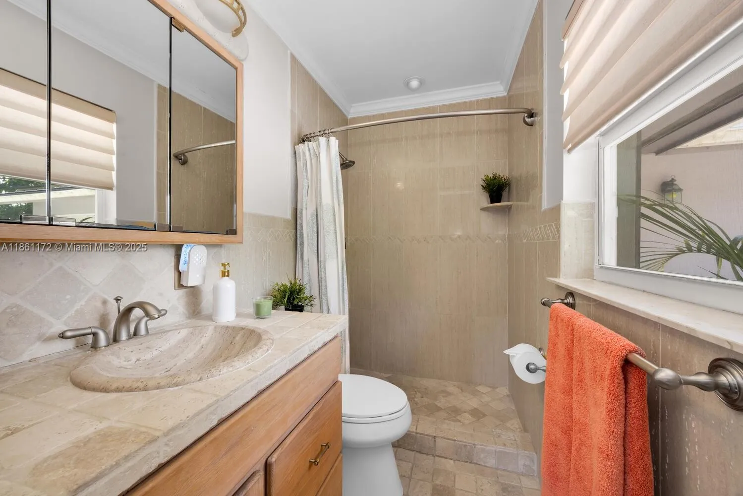 Palmetto Bay, Florida 33158, United States, 3 Bedrooms Bedrooms, ,3 BathroomsBathrooms,Residential,Active,194818