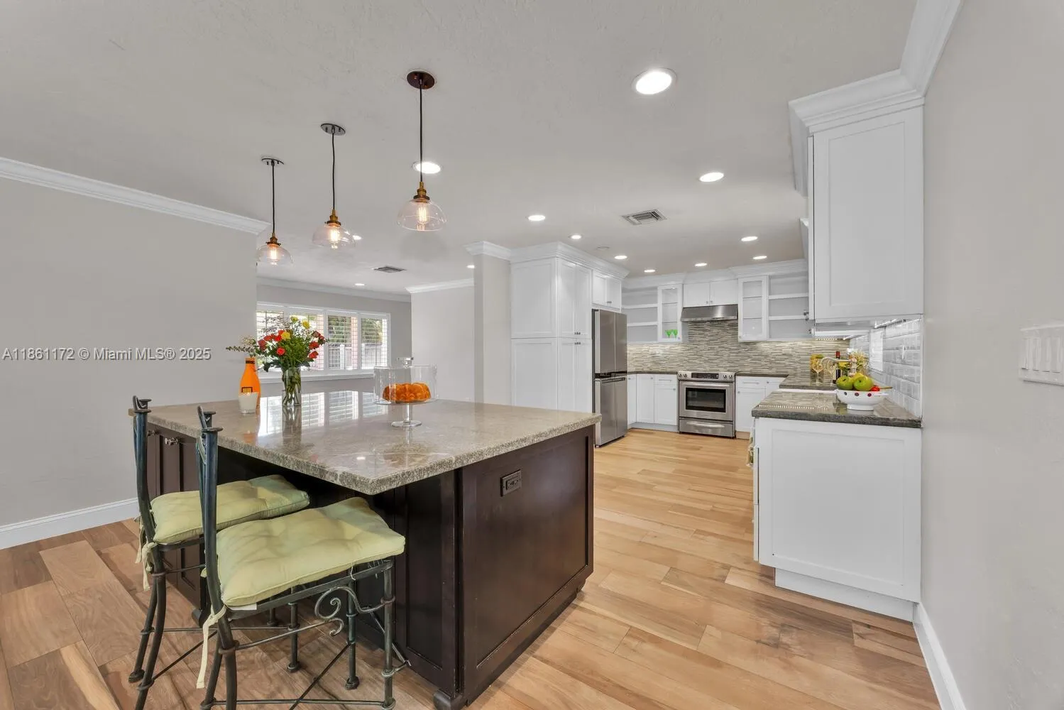 Palmetto Bay, Florida 33158, United States, 3 Bedrooms Bedrooms, ,3 BathroomsBathrooms,Residential,Active,194818