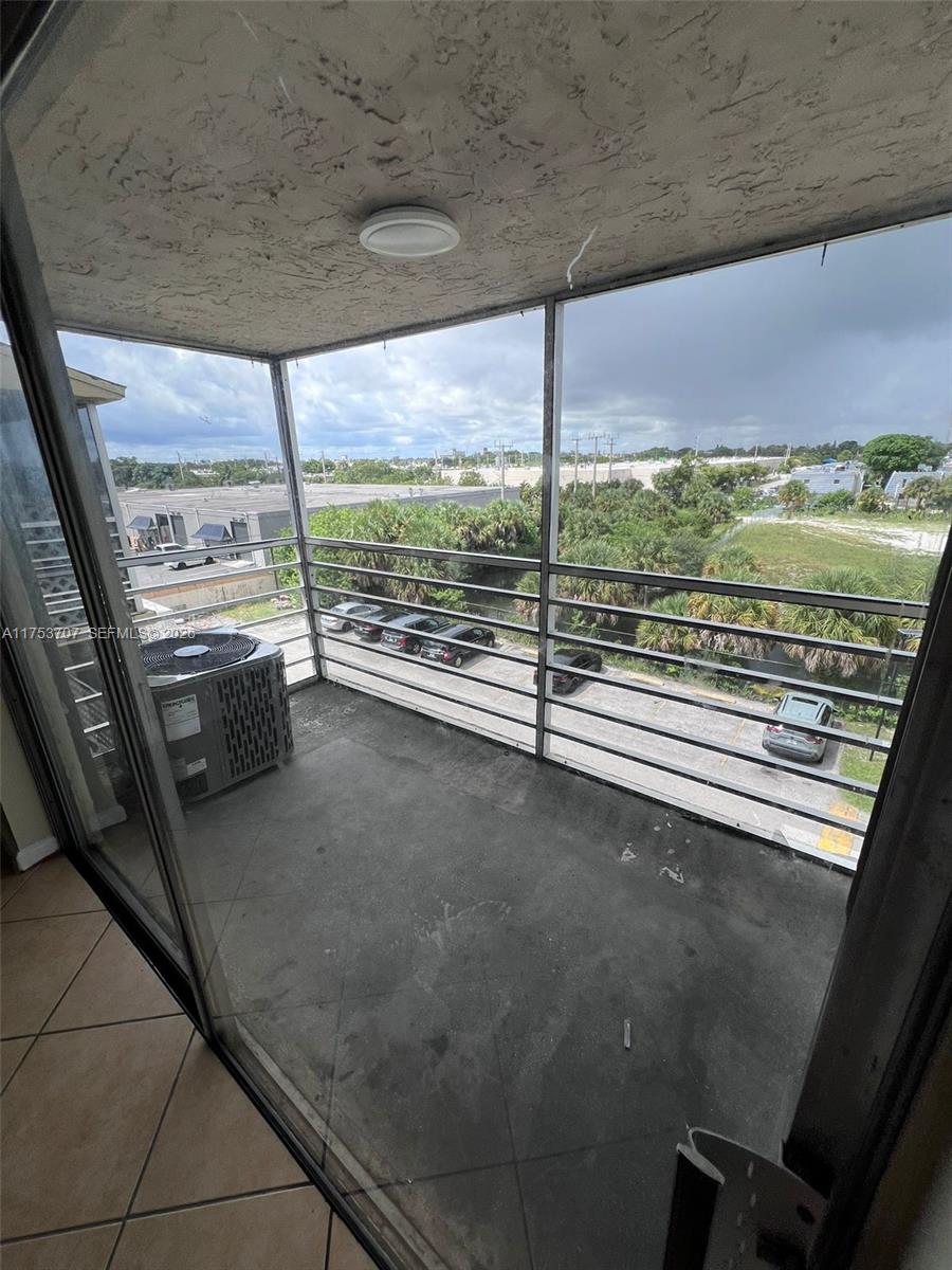 SUNSET HILLS 1 CONDO - Residential