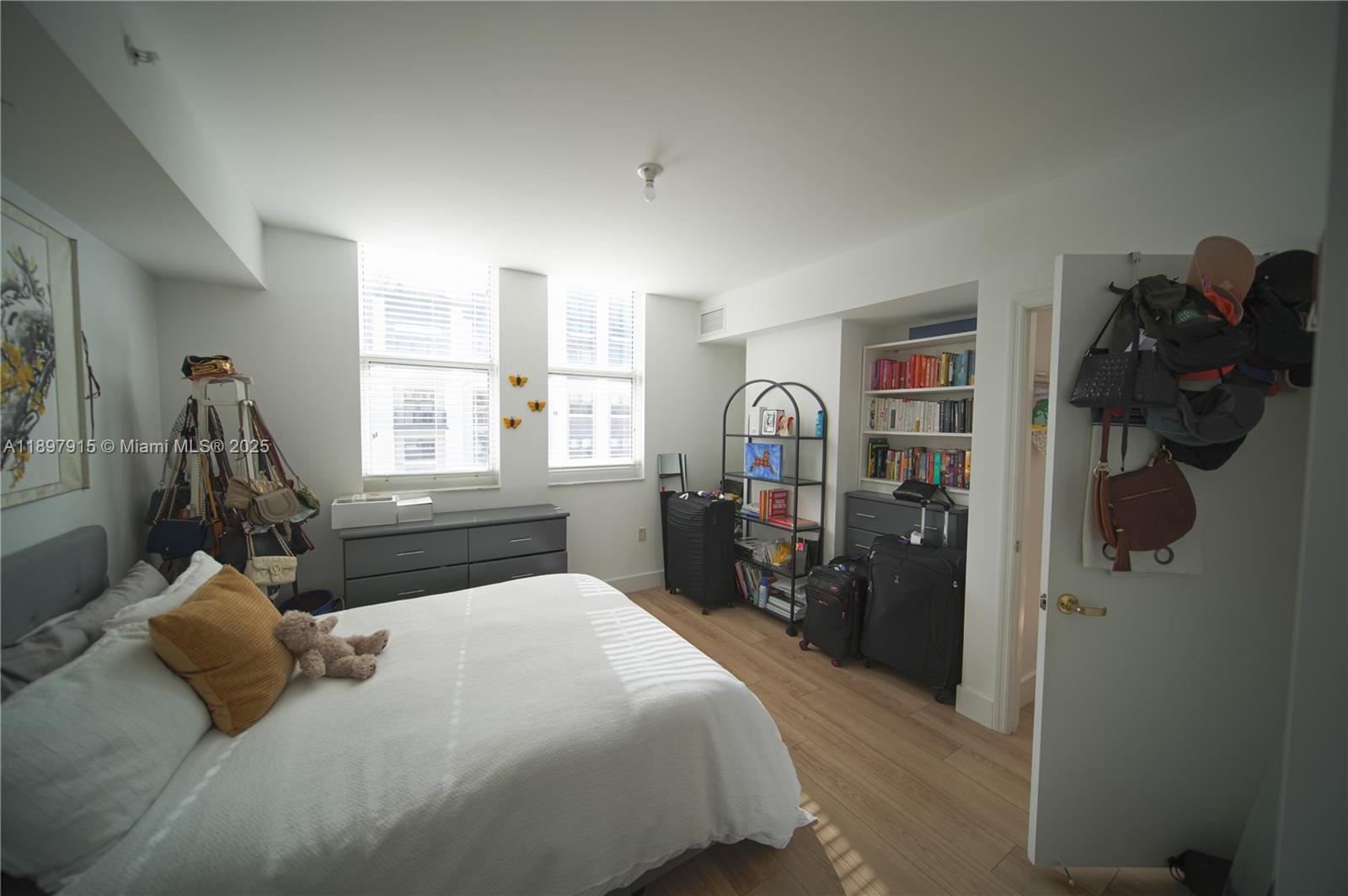ONE VILLAGE PLACE CONDO - Residential