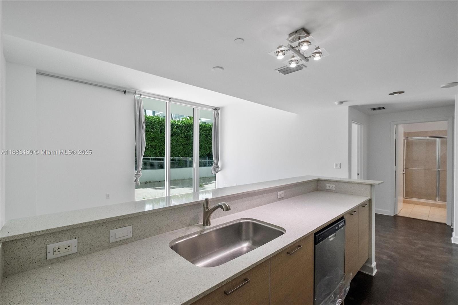 CITY 24 CONDO - Residential