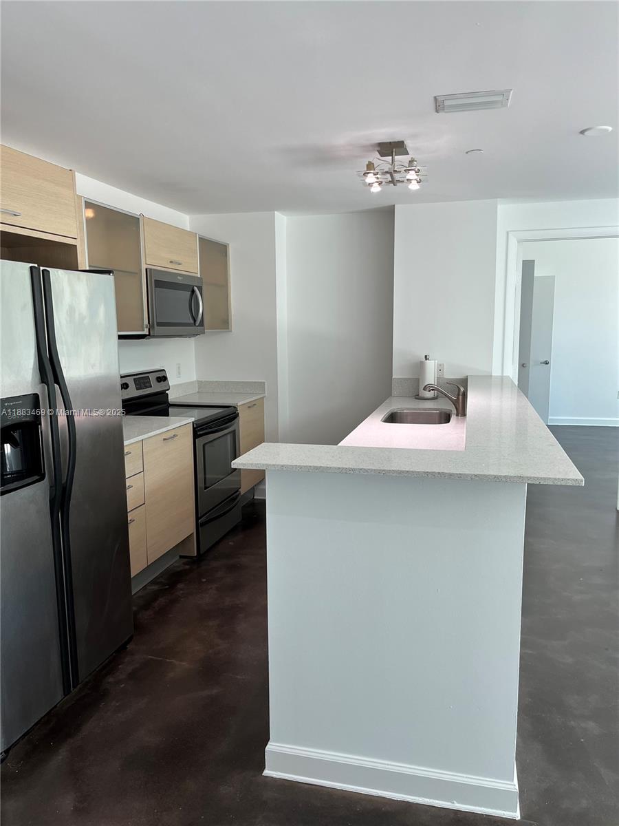 CITY 24 CONDO - Residential