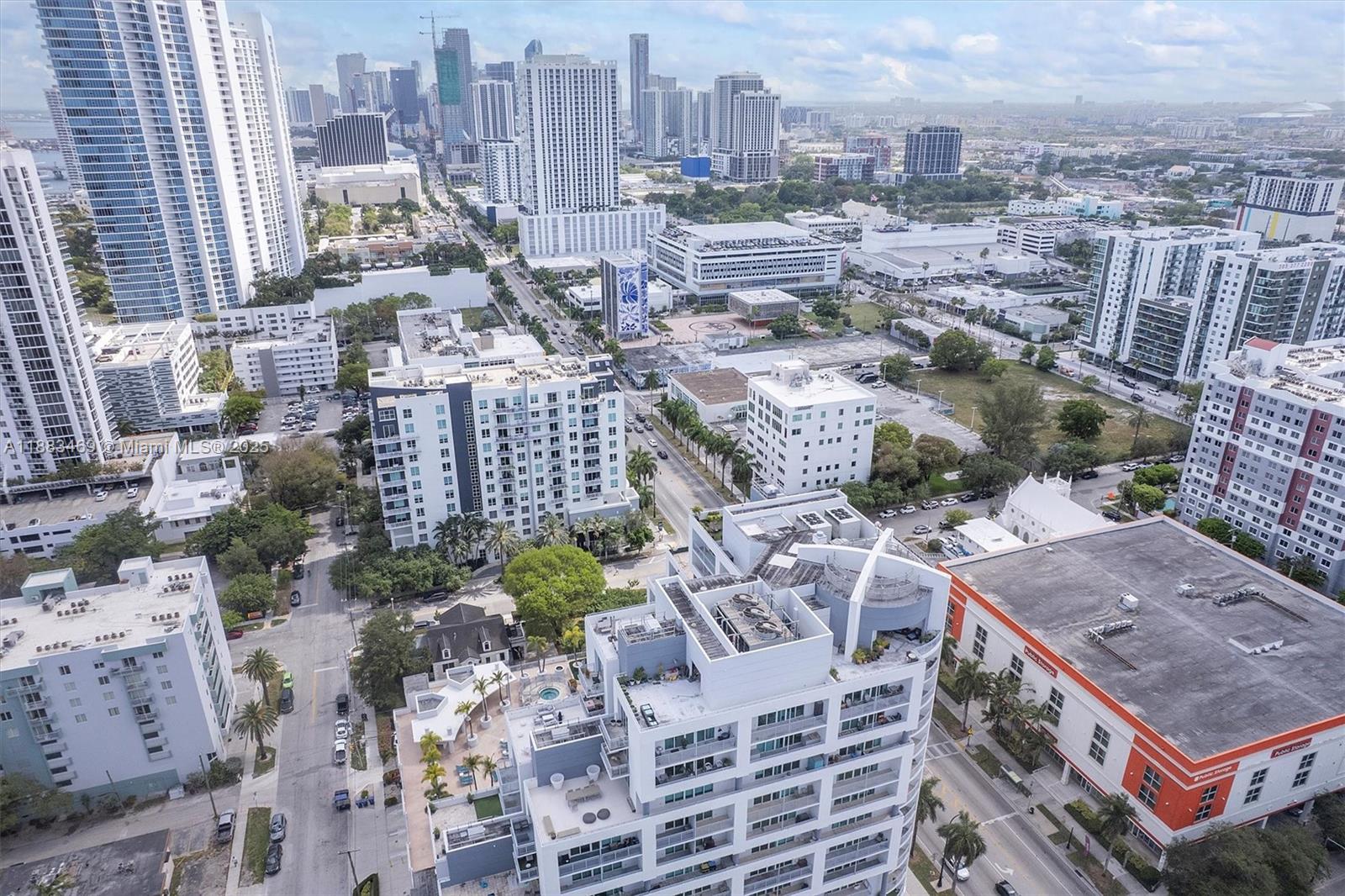 CITY 24 CONDO - Residential