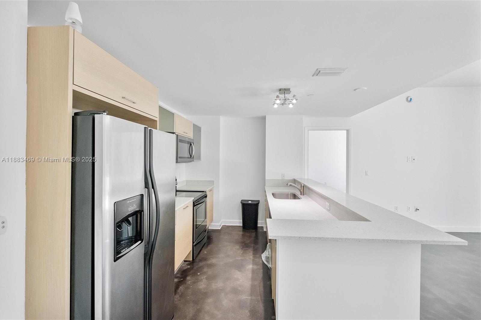 CITY 24 CONDO - Residential