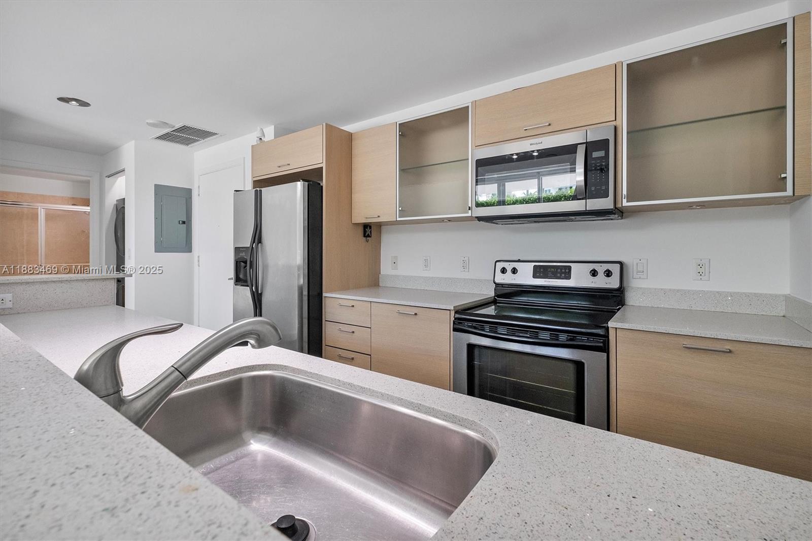 CITY 24 CONDO - Residential