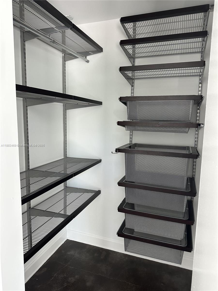 CITY 24 CONDO - Residential