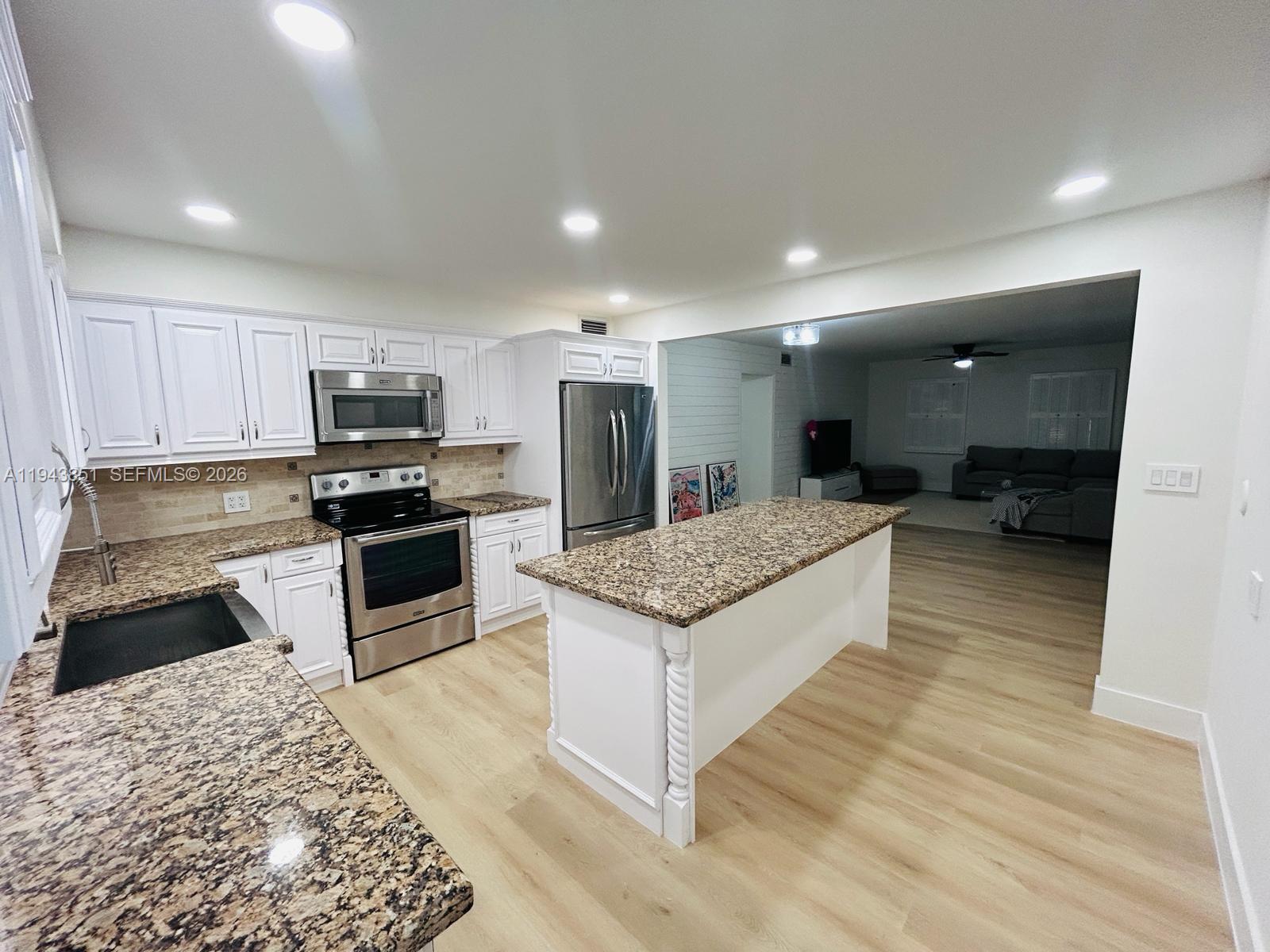 CORAL VILLAS REV - Residential Lease