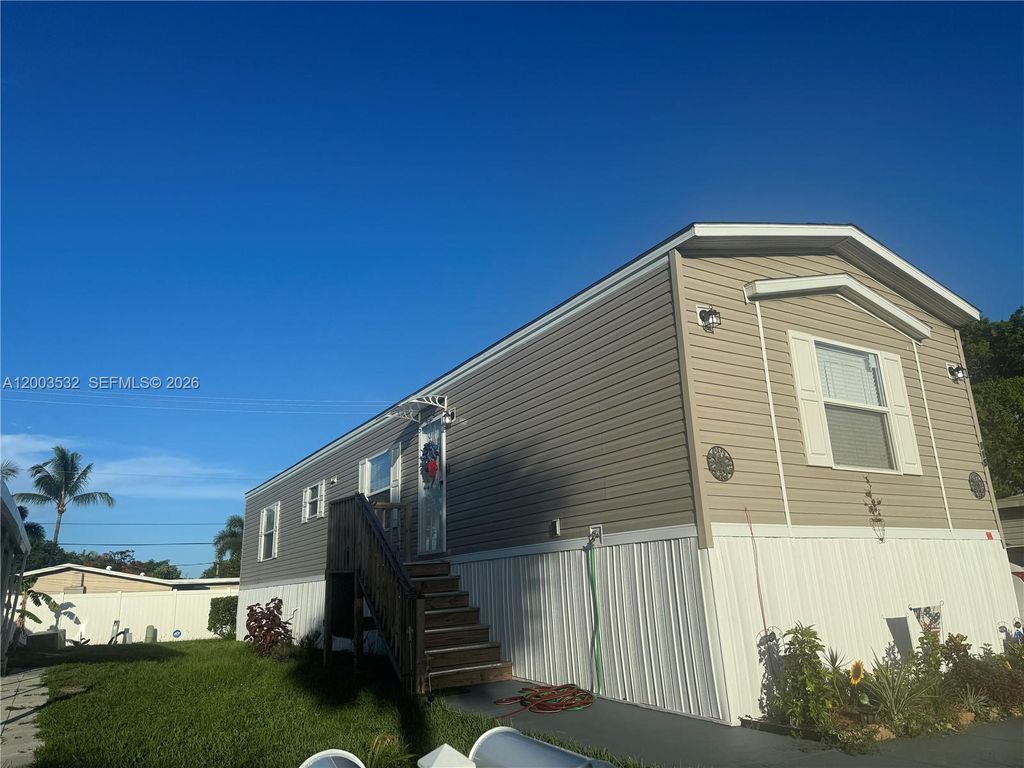 Photo of 115 Havenwood Dr #115, Lighthouse Point, FL 33064 (MLS # A12003532)
