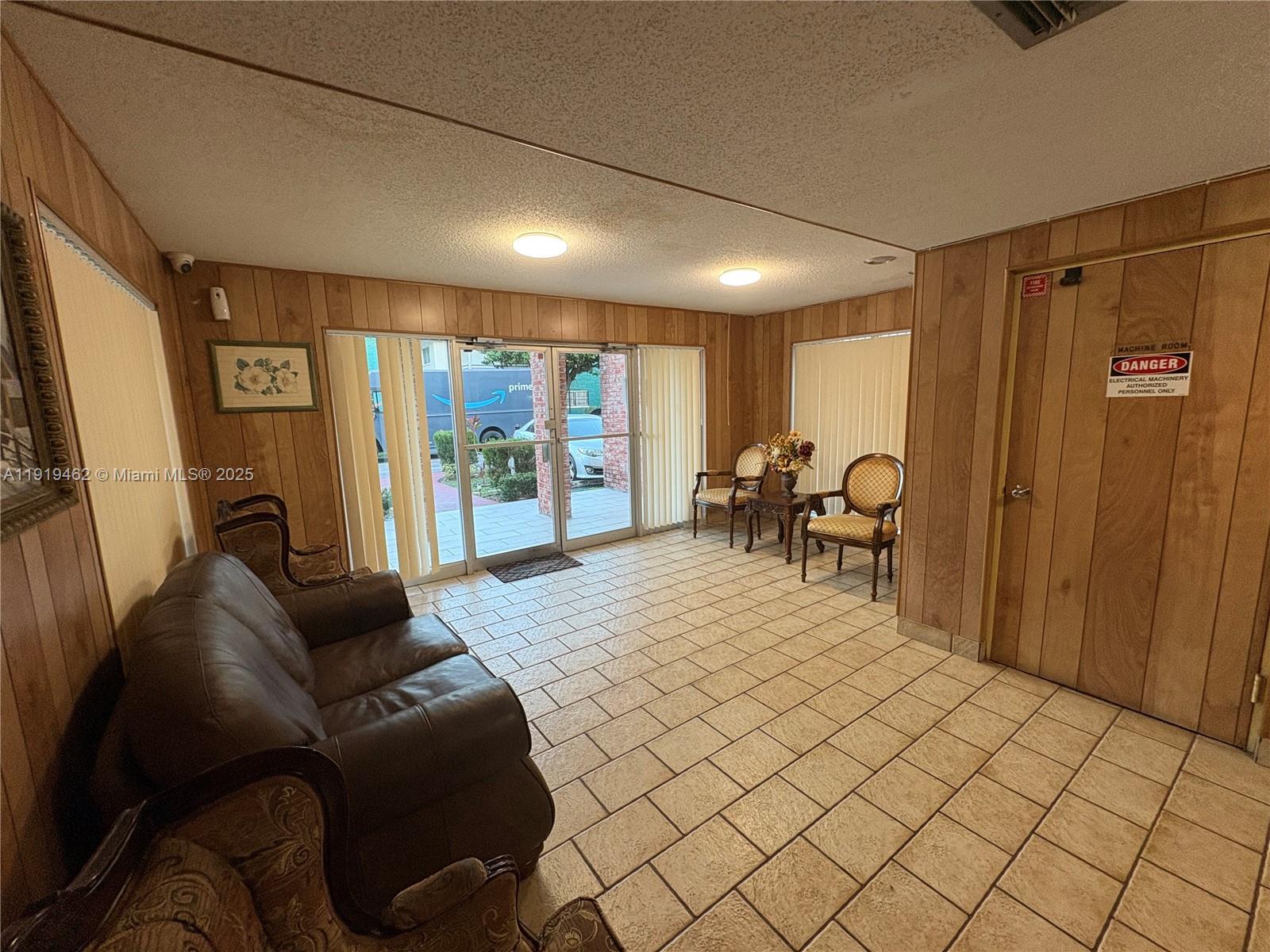 CASTLE APARTMENTS 4 CONDO - Residential