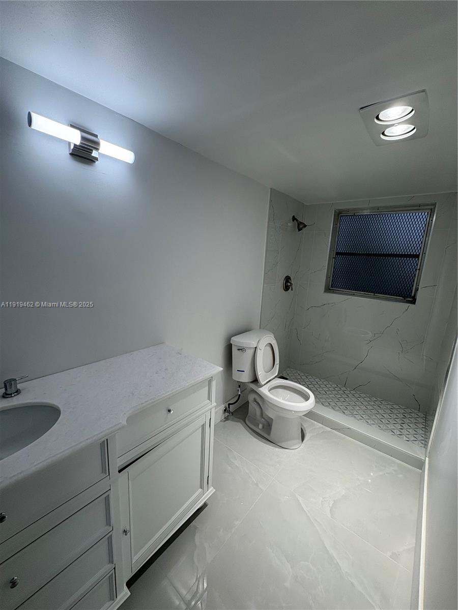 CASTLE APARTMENTS 4 CONDO - Residential