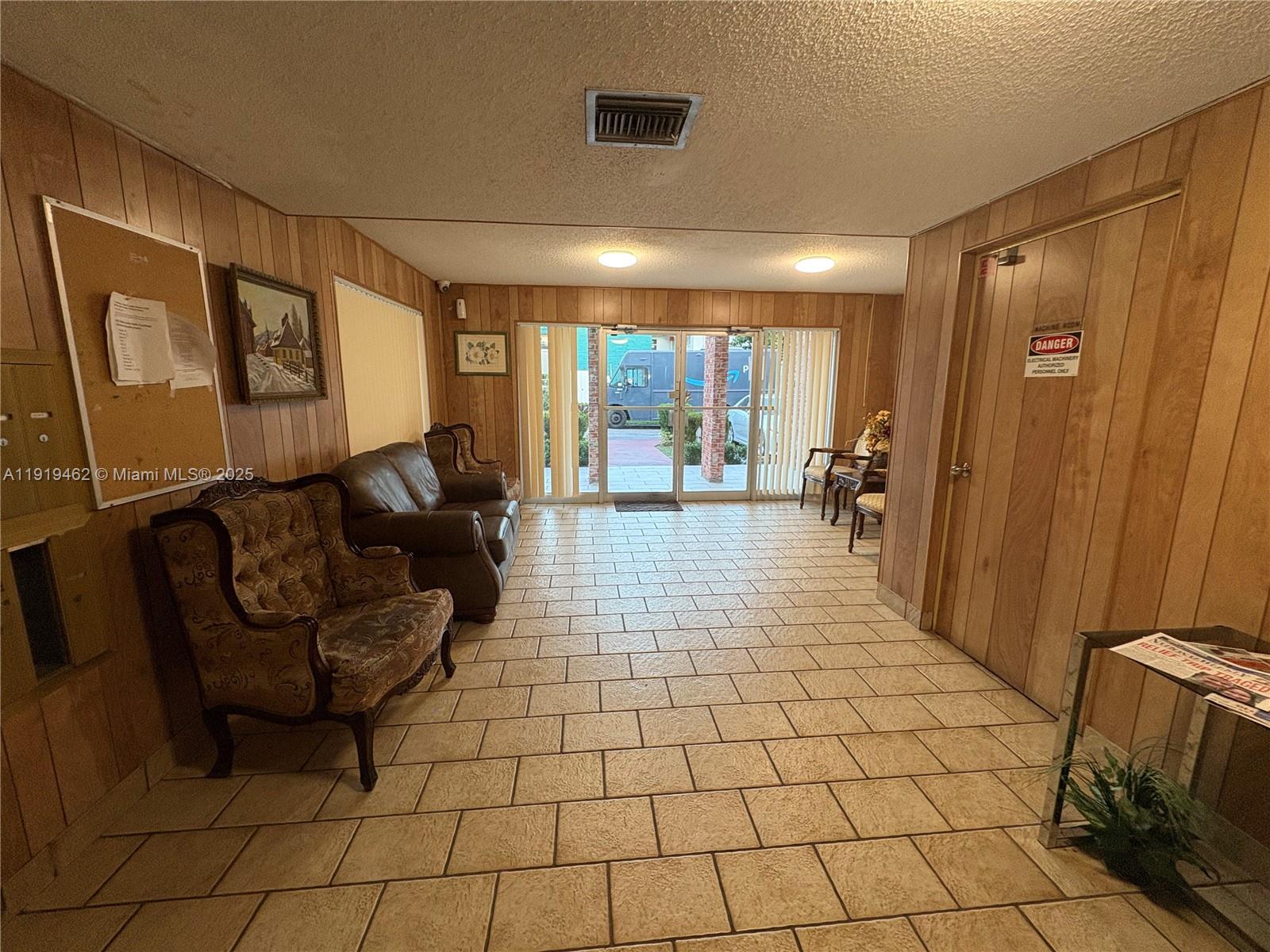 CASTLE APARTMENTS 4 CONDO - Residential