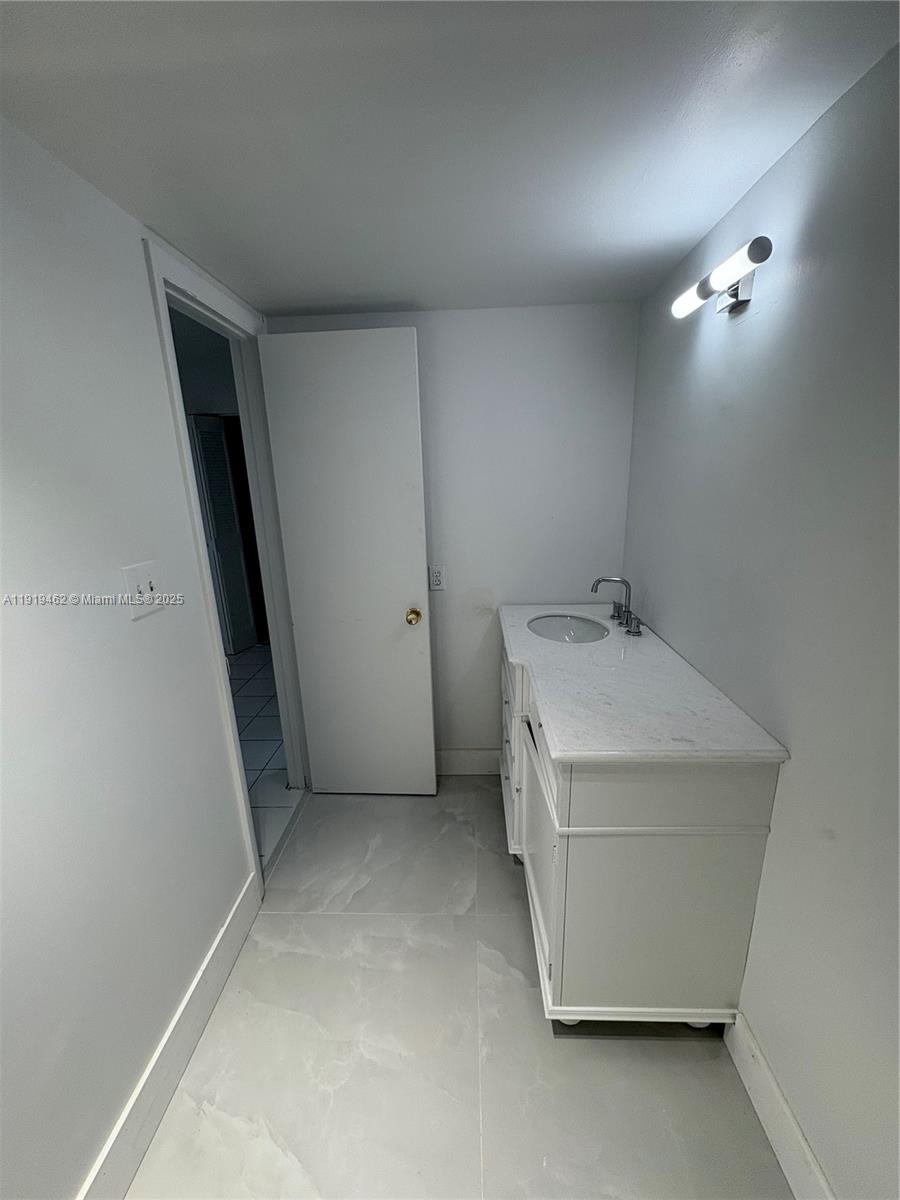 CASTLE APARTMENTS 4 CONDO - Residential